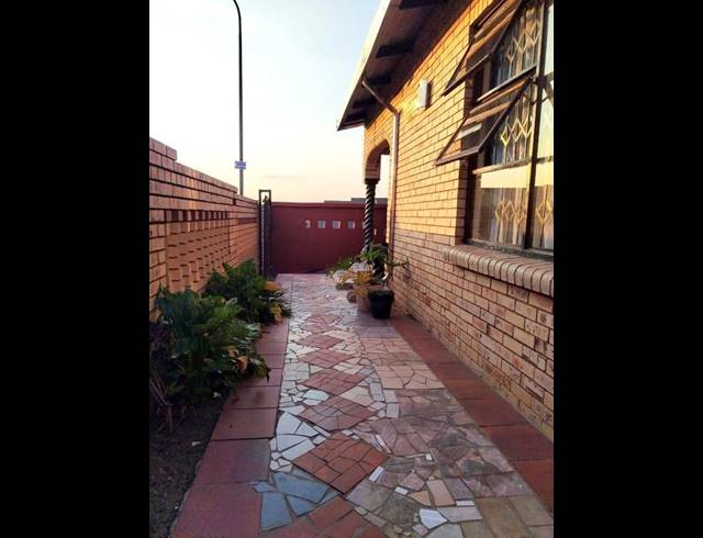 3 BEDROOM PROPERTY TO RENT IN DIEPKLOOF